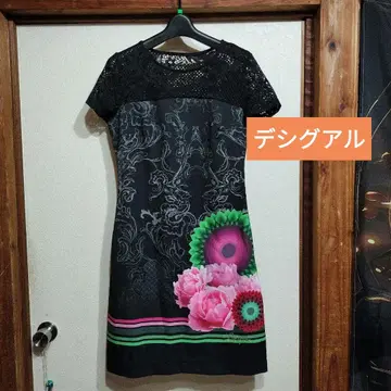 새상품 미사용 꽃무늬 반팔 원피스 블랙 데시구알