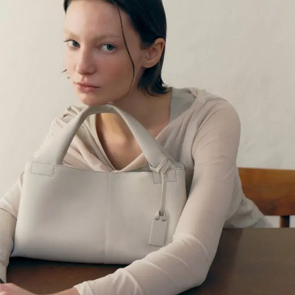 JOY GRYSON | 조이그라이슨 Joy Grayson Tote on Bunjang Global