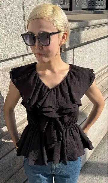 젠느 볼륨 프릴 블라우스