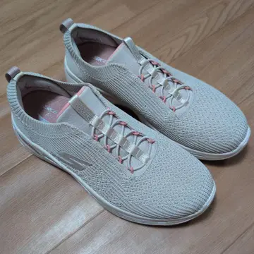 Skechers Arch Fit 23.5cm 백 2개 포함