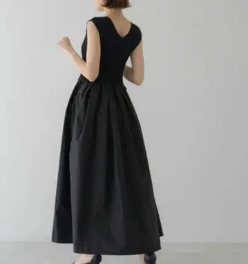 리그림 regleam 니트 절개 개더 롱 원피스 블랙