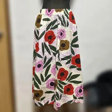 유니클로 marimekko 꽃무늬 플레어 롱 스커트 새상품