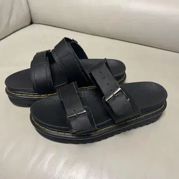 Dr. Martens 통굽 샌들 25.5