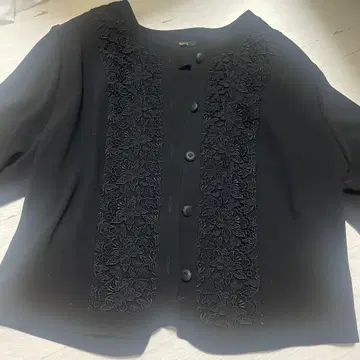 블랙 자수 자켓