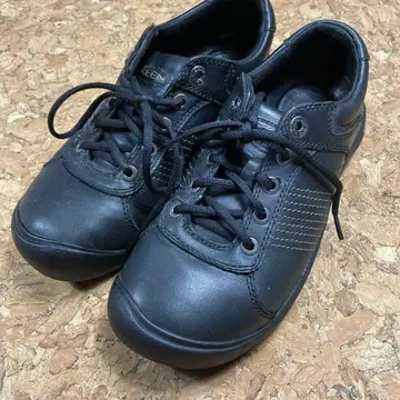 KEEN 가죽 스니커즈