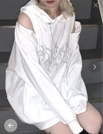 오픈 숄더 메탈릭 후드티