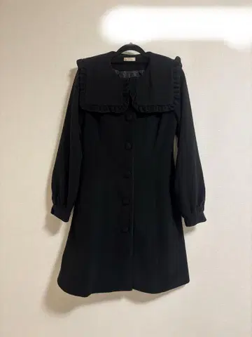axes 포에틱 프릴 세일러 카라 코트 블랙 블랙