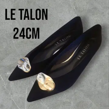 Le Talon 포인트 메탈 모티브 플랫 24cm 블랙