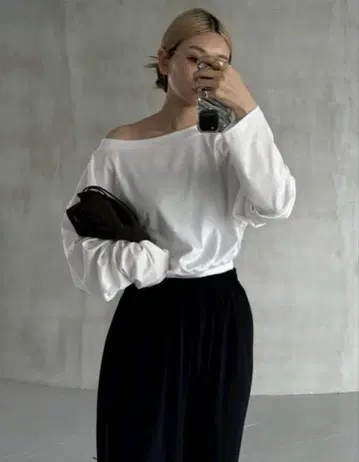 [새상품급] RIM.ARK Sleeve tuck cut tops 화이트