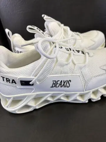 BEAXIS 화이트 스니커즈
