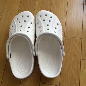 Crocs 화이트 클로그 샌들