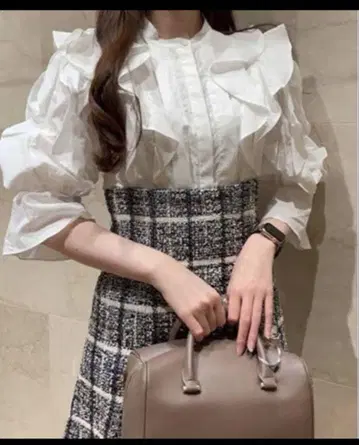 SNIDEL 스나이델 프릴 볼륨 슬리브 블라우스