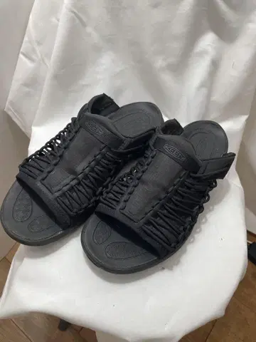 새상품급 KEEN 킨 샌들 27.0cm