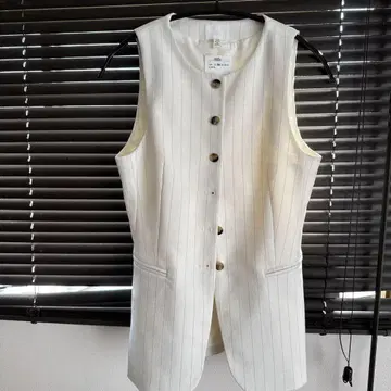 완판템 새상품 H&M 화이트 스트라이프 베스트 34 사이즈