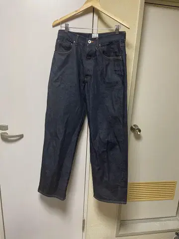 BISOWN 다크 블루 데님 스트레이트 팬츠