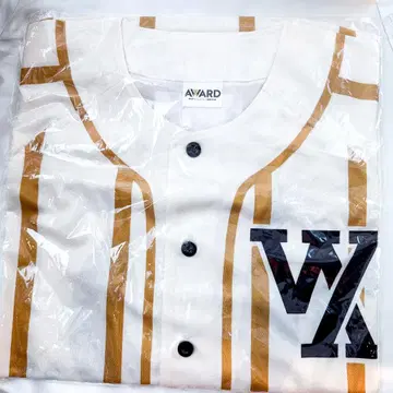 새상품 미개봉 WEST. 10주년 맞이! 욧샤츠!! (셔츠) 크림