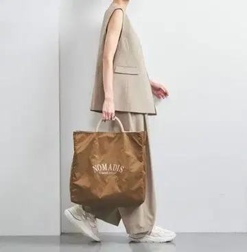 25SS 새상품 NOMADIS SAC 2/16 토트백 브라운 L