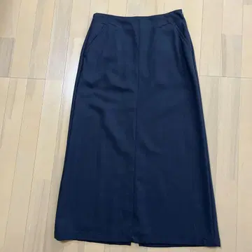 네이비 타이트 스커트 슬릿