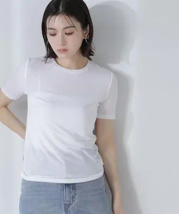 Oggi 게재 내추럴 뷰티 베이직 시어 스트레치 티셔츠 새상품