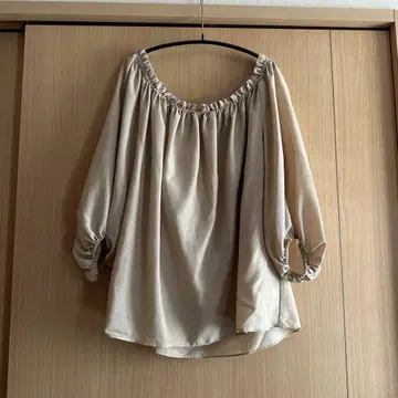 프레임워크 개더 블라우스 하프 슬리브 베이지