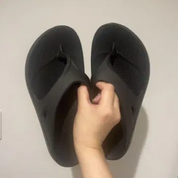 샌들 우포스