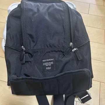 마리메코 블랙 백팩