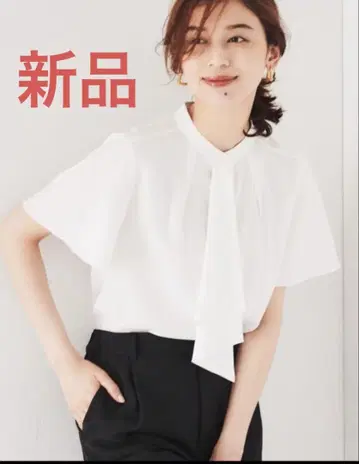 화이트 프릴 반팔 셔츠