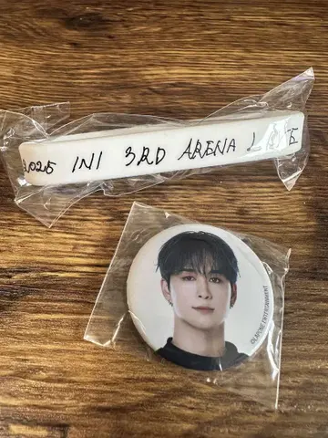 INI 고토 타케루 러버 밴드 & 캔뱃지