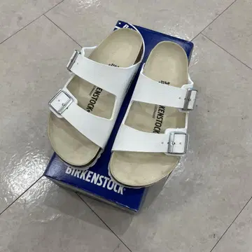 BIRKENSTOCK 화이트 샌들 35/225