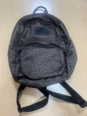 JANSPORT 레오파드 무늬 백팩