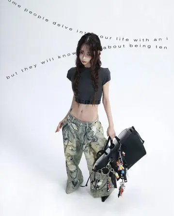 Theredthread S의 손상이 로고의 절반을 초과했습니다.