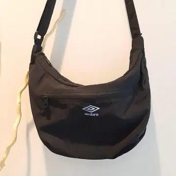 UMBRO 엄브로 숄더백 블랙