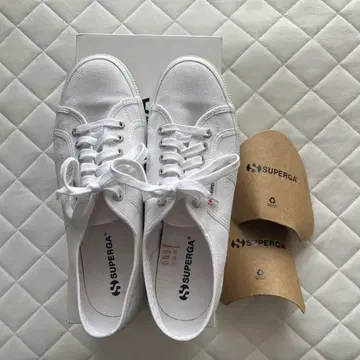 SUPERGA 화이트 스니커즈