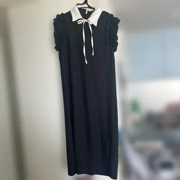hue 프릴 슬리브리스 롱 원피스