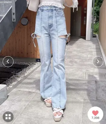 INGNI 사이드 리본 컷 아웃 플레어 데님 팬츠