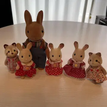 실바니안 패밀리 인형 세트 6개와 증정품