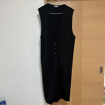 블랙 슬리브리스 원피스