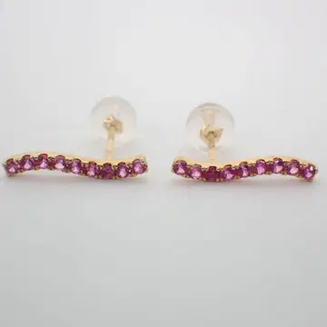 18K 루비 커브 디자인 스터드 귀걸이