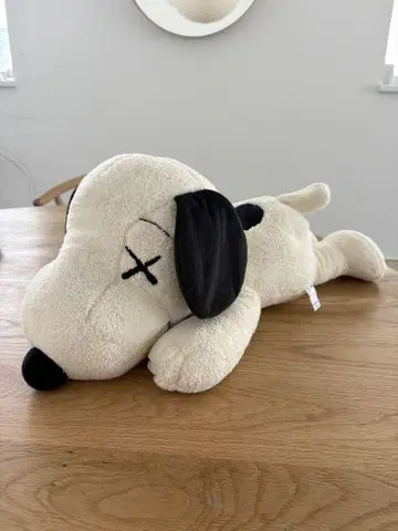 유니클로 KAWS 스누피 봉제 인형 M