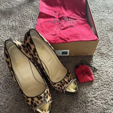 Christian Louboutin 레오파드 무늬 하이힐 39