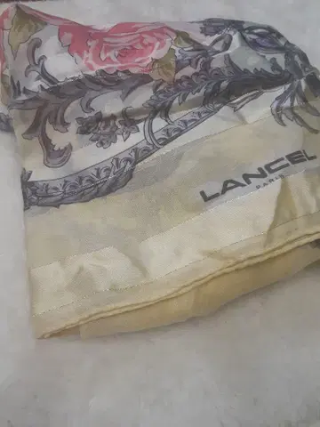 LANCEL 꽃무늬 스카프 약 70cm x 70cm