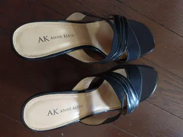 AK ANNE KLEIN 블랙 샌들