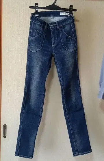 청바지 ANTGAUGE