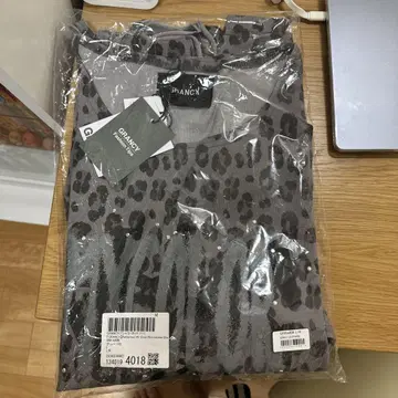 grancy 큐빅 레오파드 롱 T