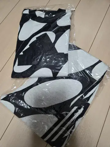 아디다스 맨투맨 상하의 셋업