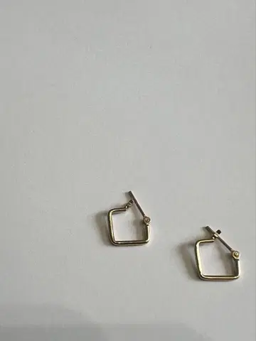 골드 스퀘어 귀걸이 Lilas K10