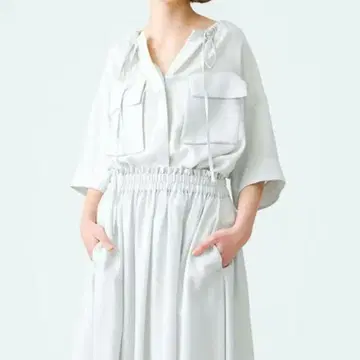 ebure/에부르 드라이 레이온 비에라 개더 노카라 블라우스