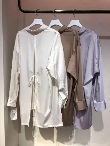 프레이 아이디 백 슬릿 까멜리아 셔츠