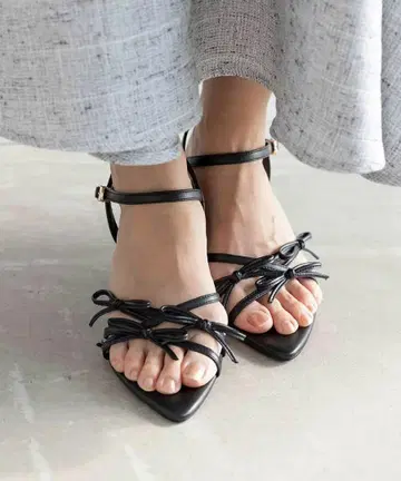 2025 RANDA 란다 미니 리본 내로우 스트랩 샌들 블랙 LL