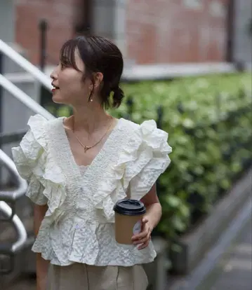 neam FRILL GIRLY BLOUSE 프릴 걸리시 블라우스